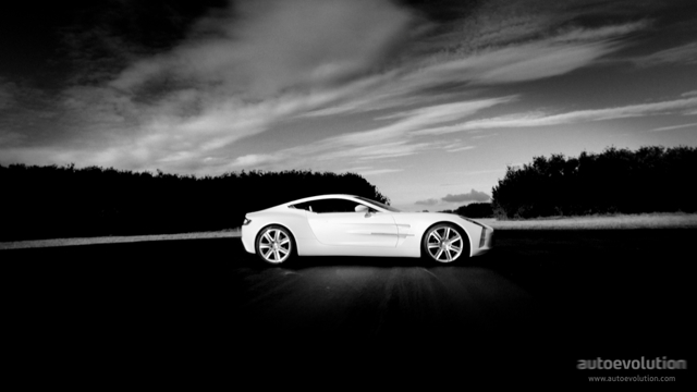 Aston Martin One-77 photo 3