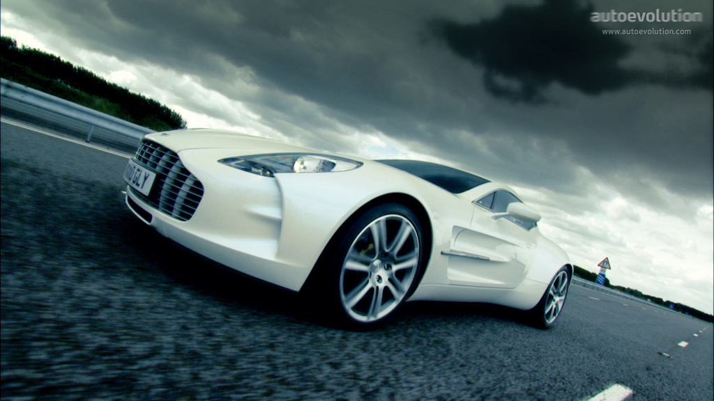 Aston Martin One-77 photo 5