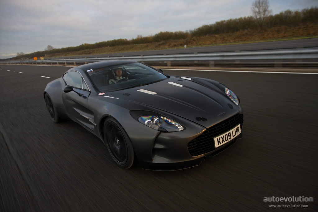 Aston Martin One-77 photo 8