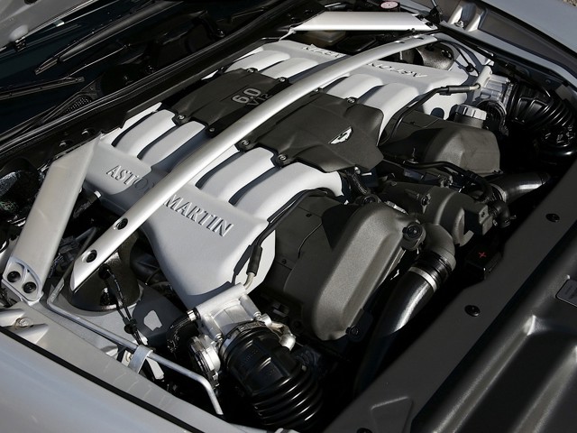 Aston Martin Rapide photo 45