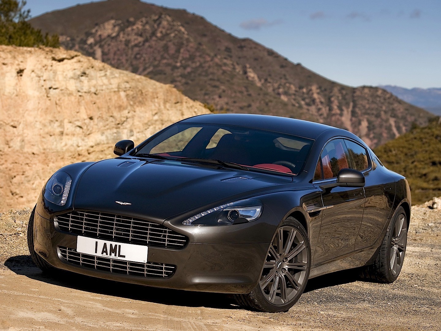 Aston Martin Rapide photo 11