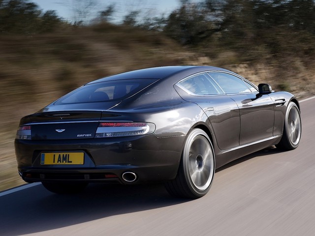 Aston Martin Rapide photo 19