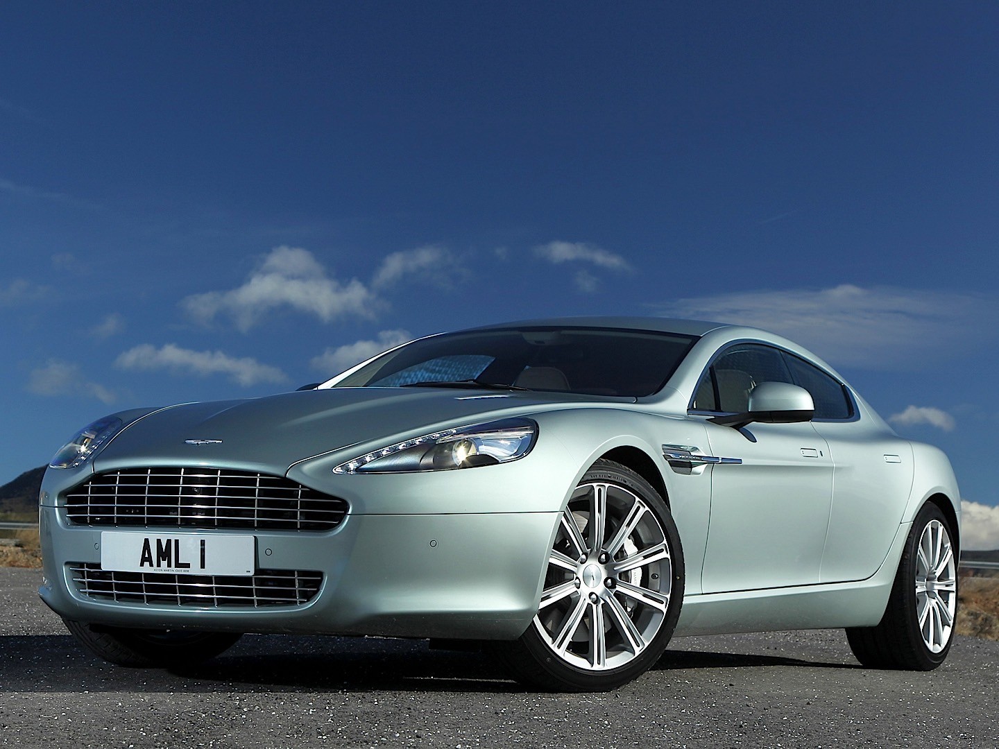 Aston Martin Rapide photo 20