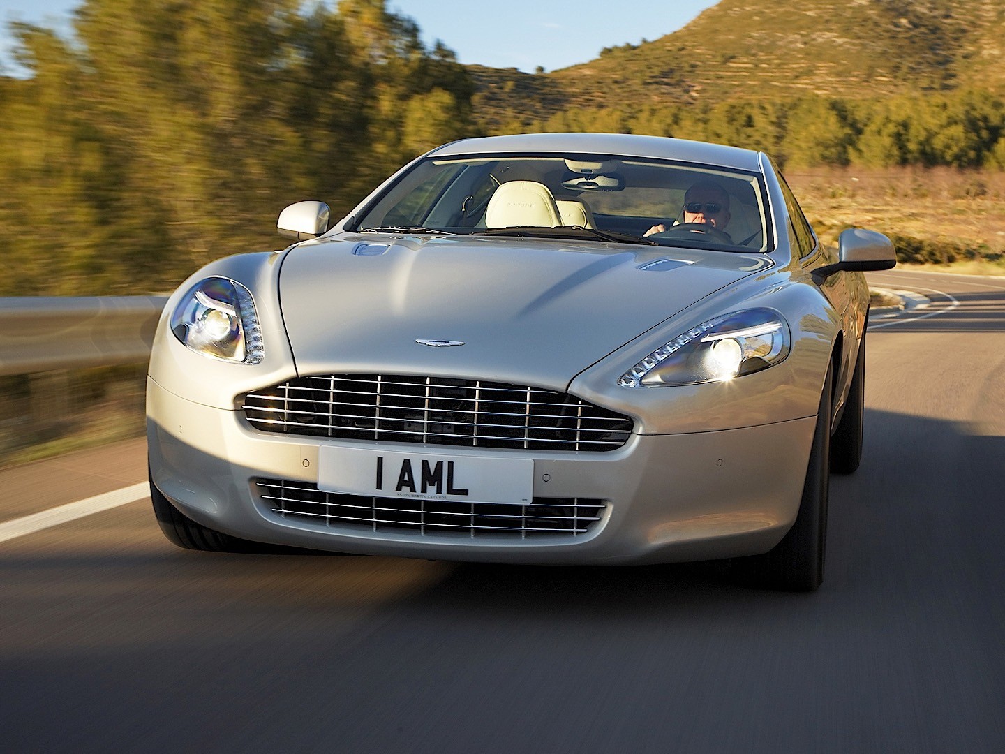 Aston Martin Rapide photo 24