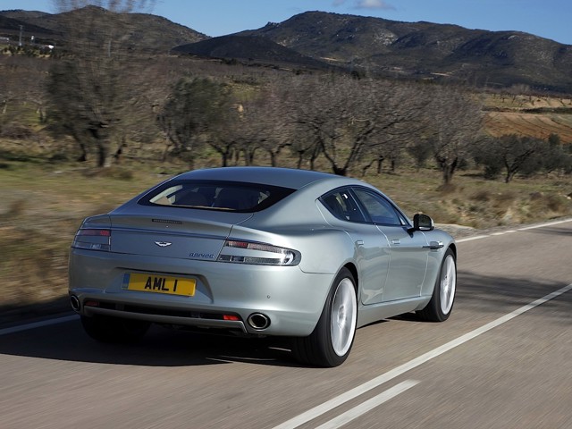 Aston Martin Rapide photo 27