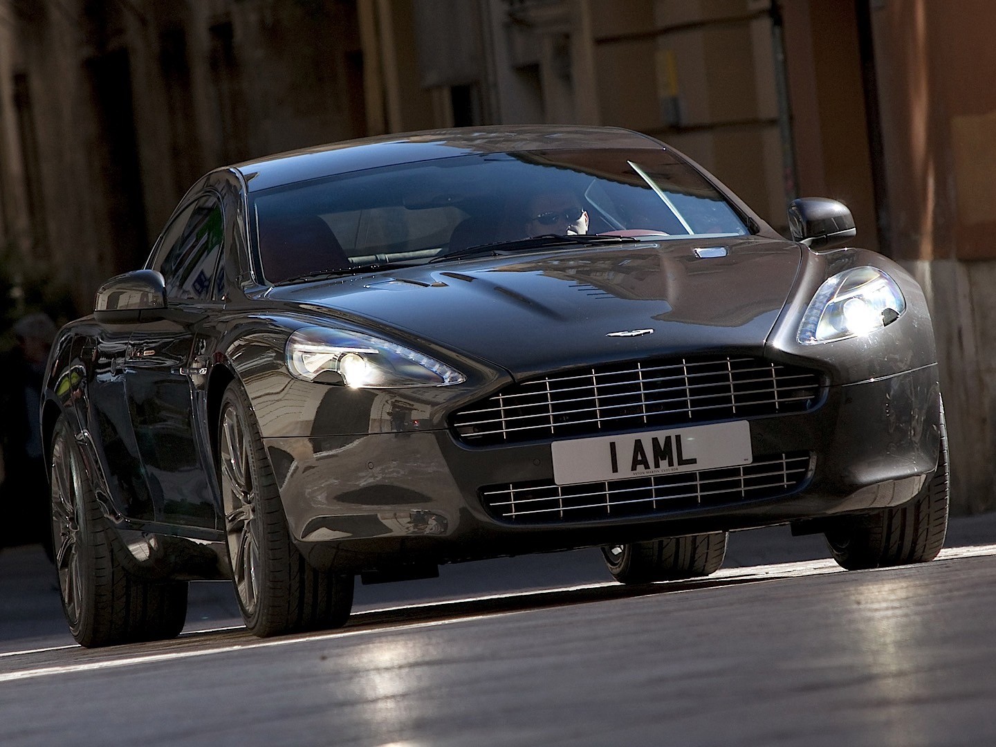 Aston Martin Rapide photo 31