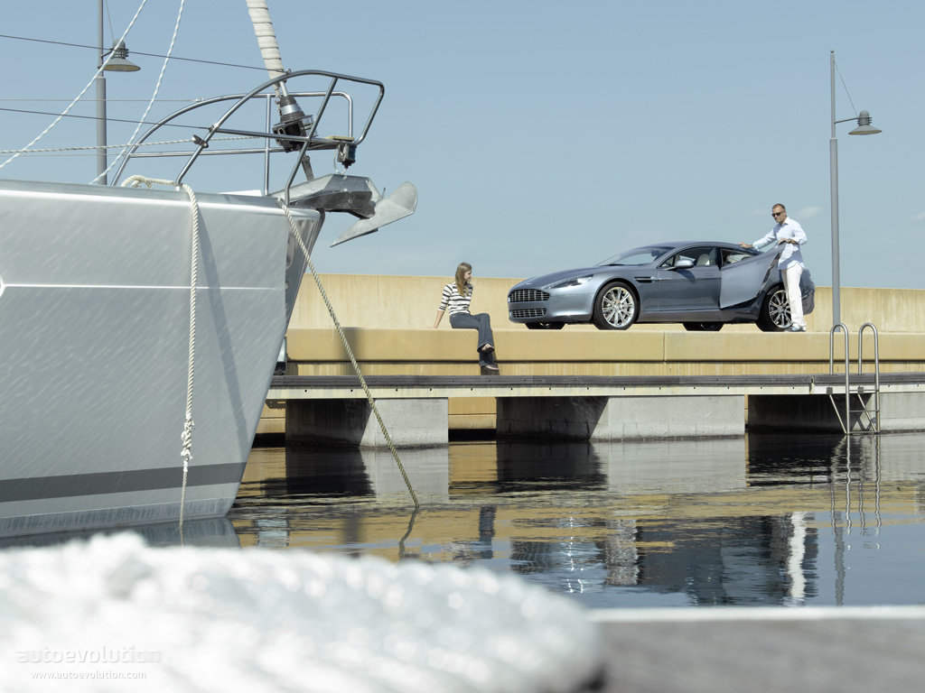 Aston Martin Rapide photo 4