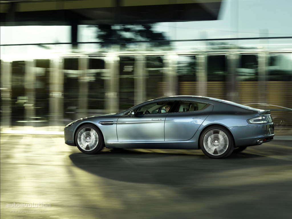 Aston Martin Rapide photo 5