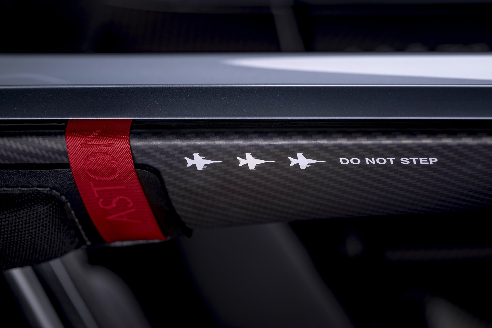 Aston Martin V12 Speedster photo 10