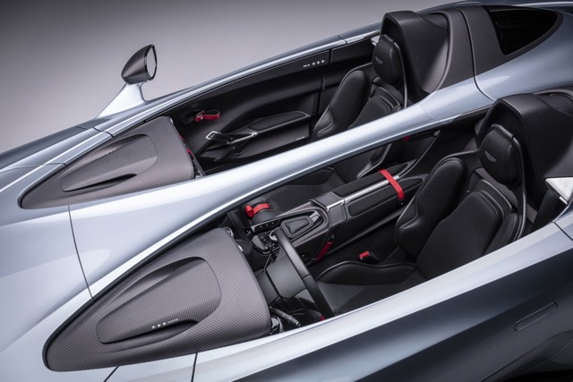 Aston Martin V12 Speedster photo 2