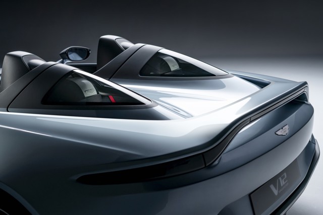 Aston Martin V12 Speedster photo 3