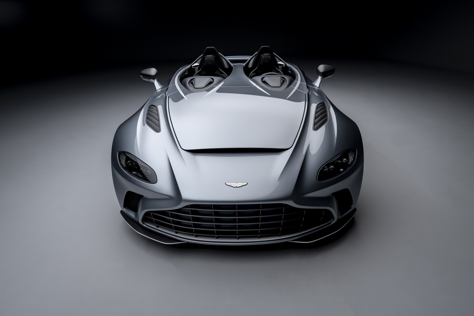 Aston Martin V12 Speedster photo 8