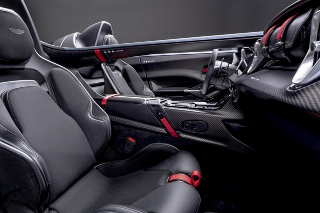 Aston Martin V12 Speedster photo 13