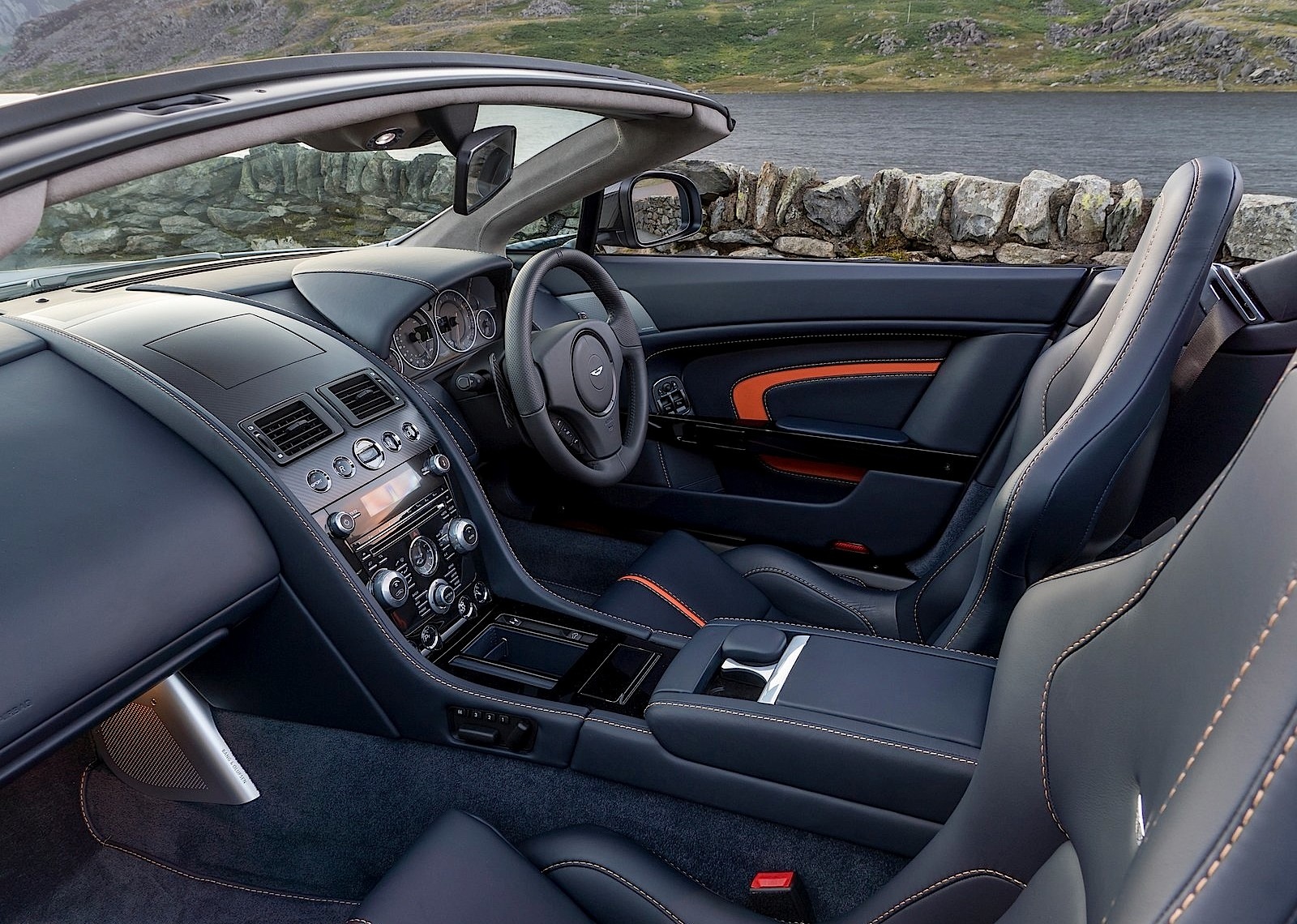 Aston Martin V12 Vantage S Roadster photo 74