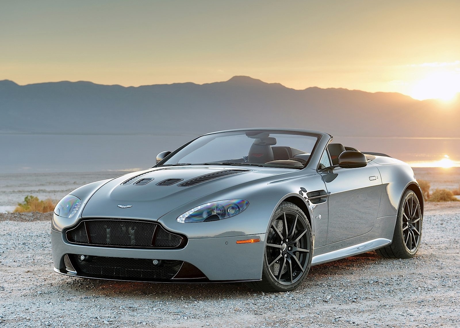 Aston Martin V12 Vantage S Roadster photo 7
