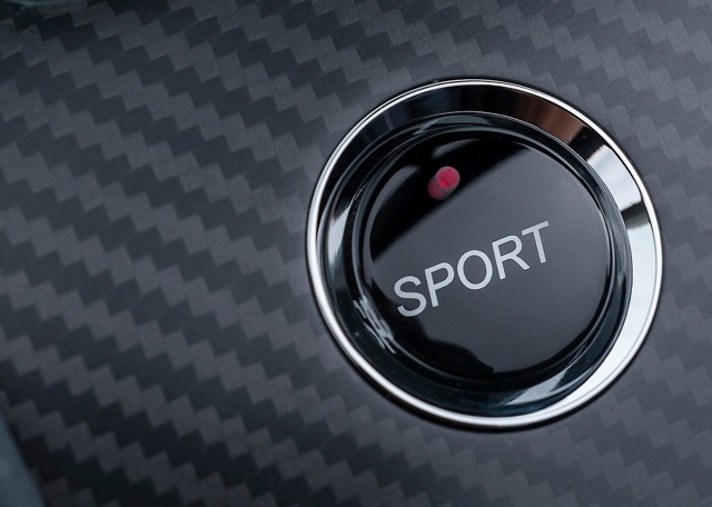 Aston Martin V12 Vantage S Roadster photo 77