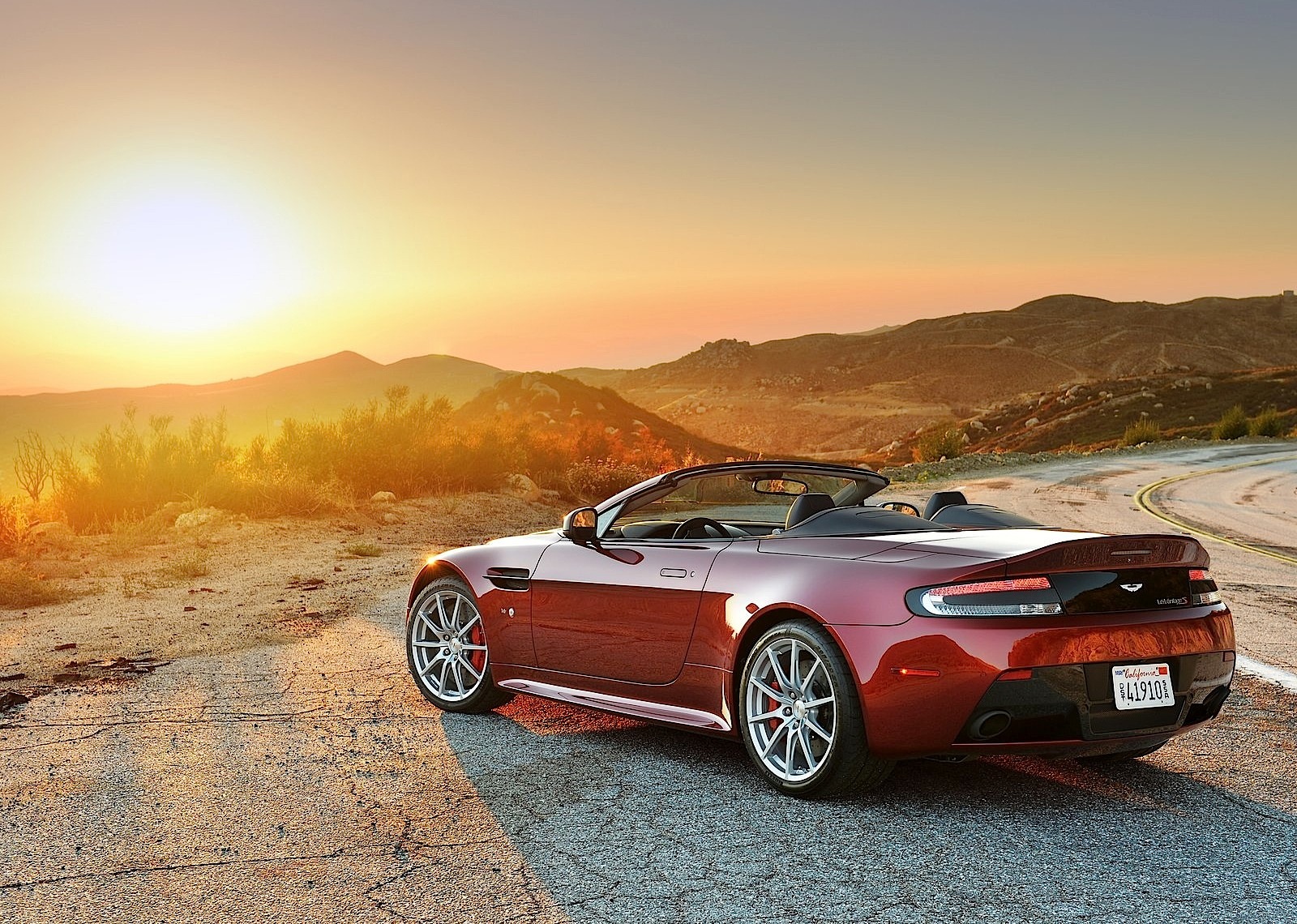 Aston Martin V12 Vantage S Roadster photo 18