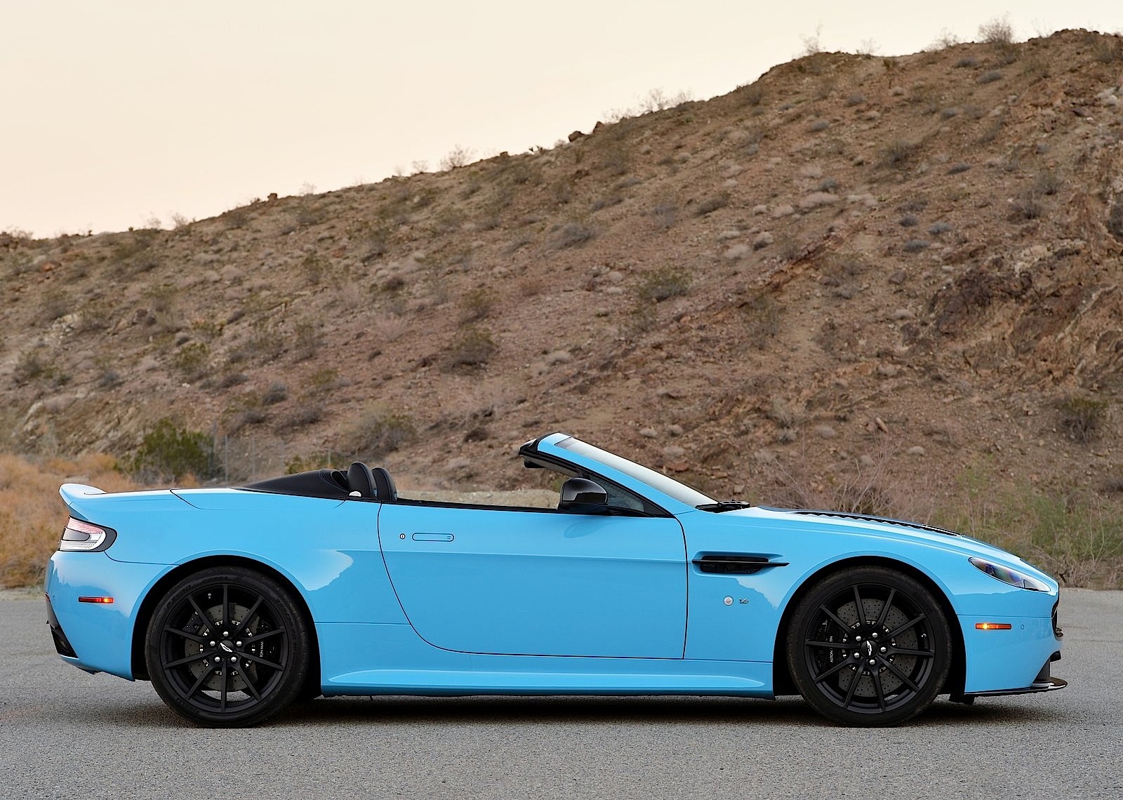 Aston Martin V12 Vantage S Roadster photo 49
