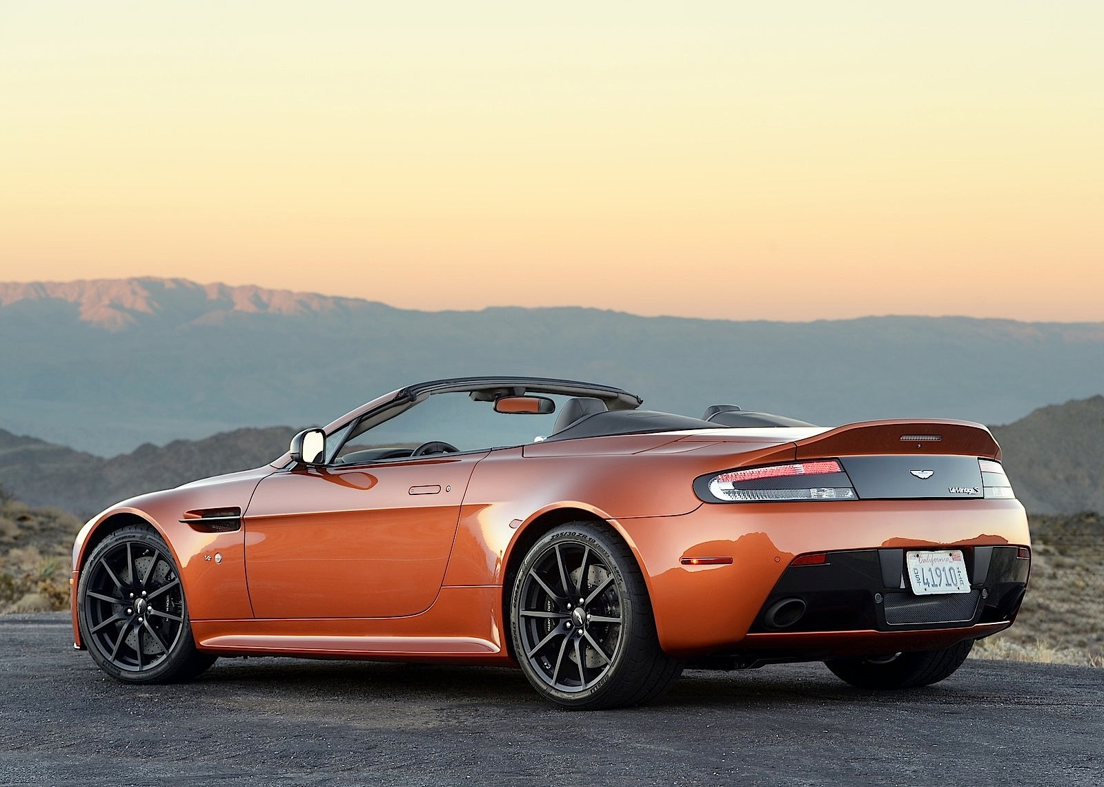 Aston Martin V12 Vantage S Roadster photo 55
