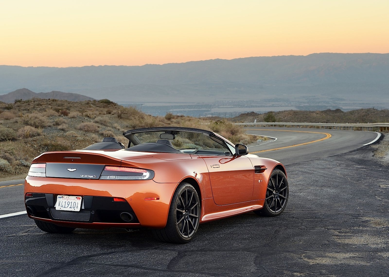 Aston Martin V12 Vantage S Roadster photo 56