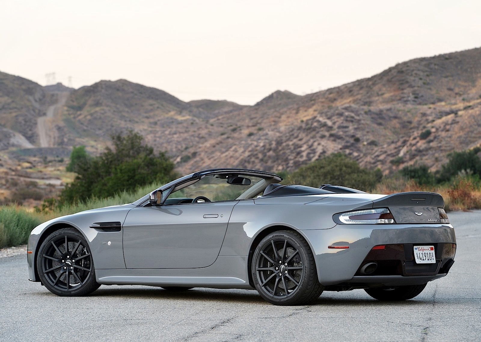 Aston Martin V12 Vantage S Roadster photo 61