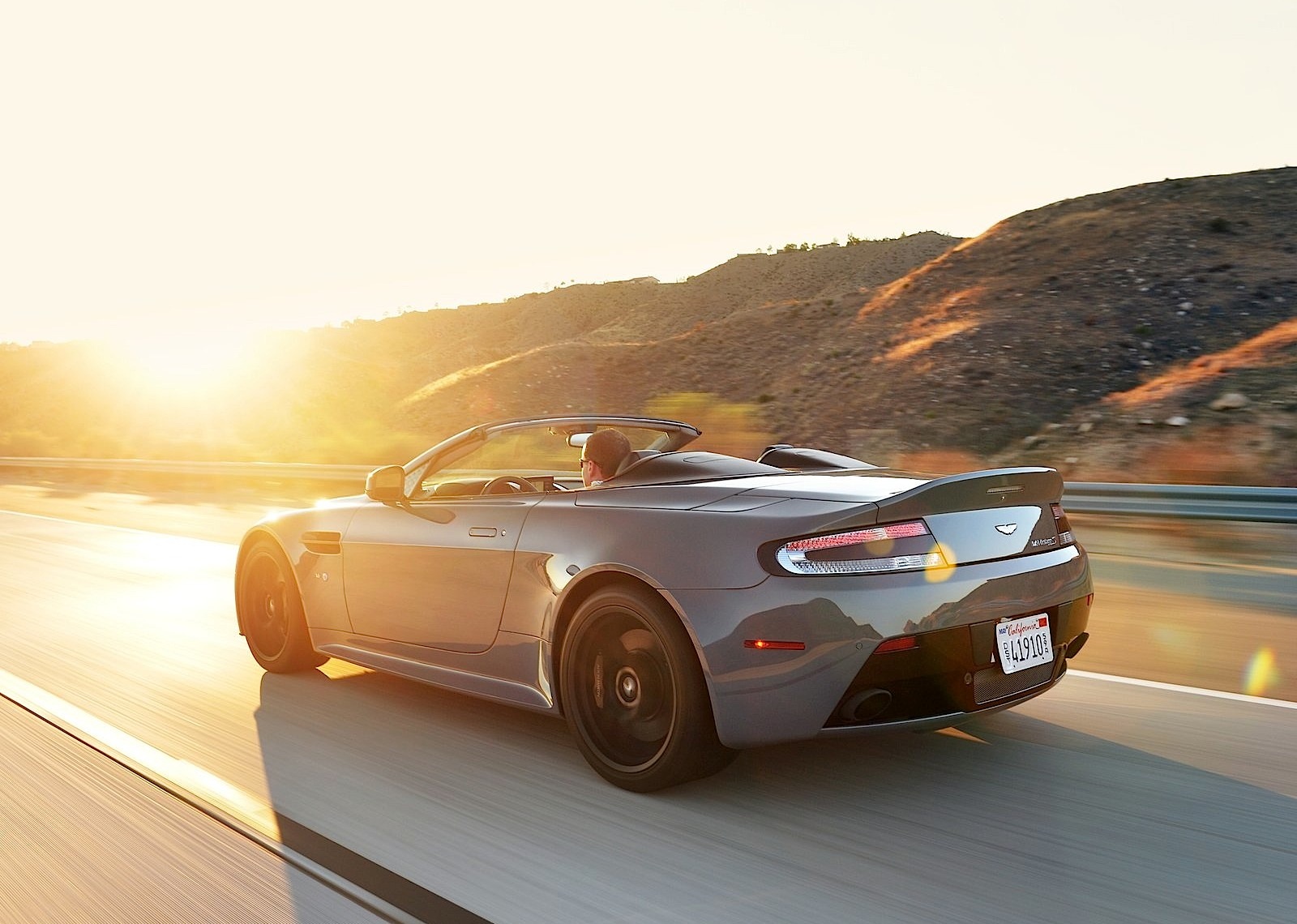 Aston Martin V12 Vantage S Roadster photo 62