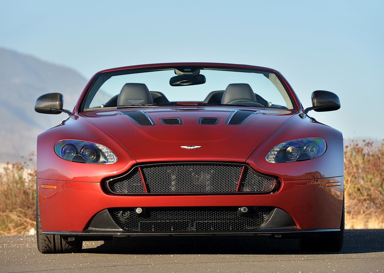 Aston Martin V12 Vantage S Roadster photo 64