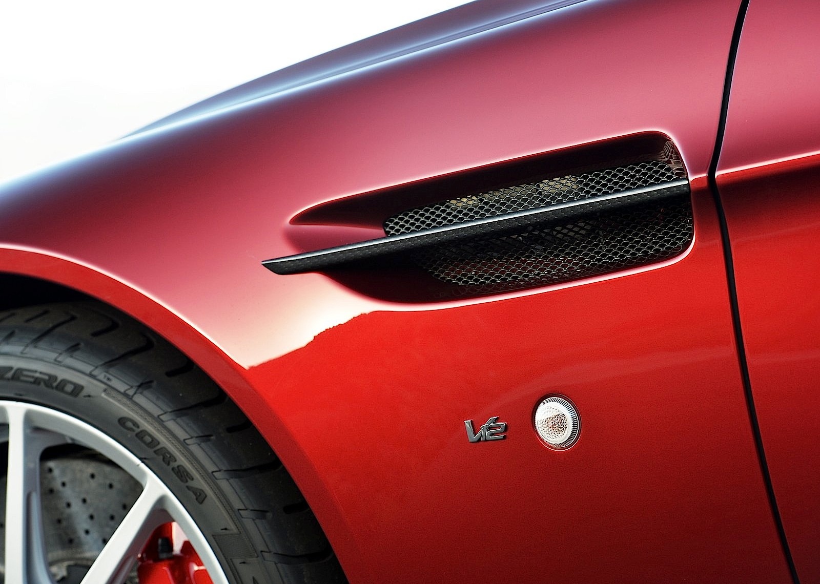 Aston Martin V12 Vantage S Roadster photo 73