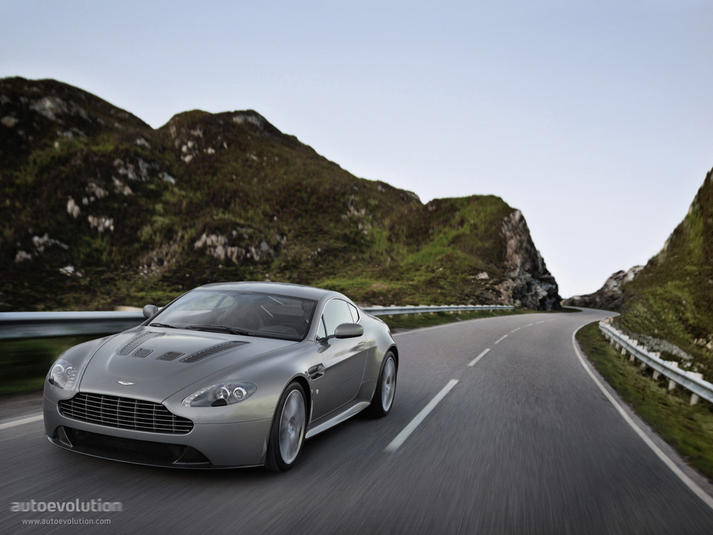 Aston Martin V12 Vantage photo 6