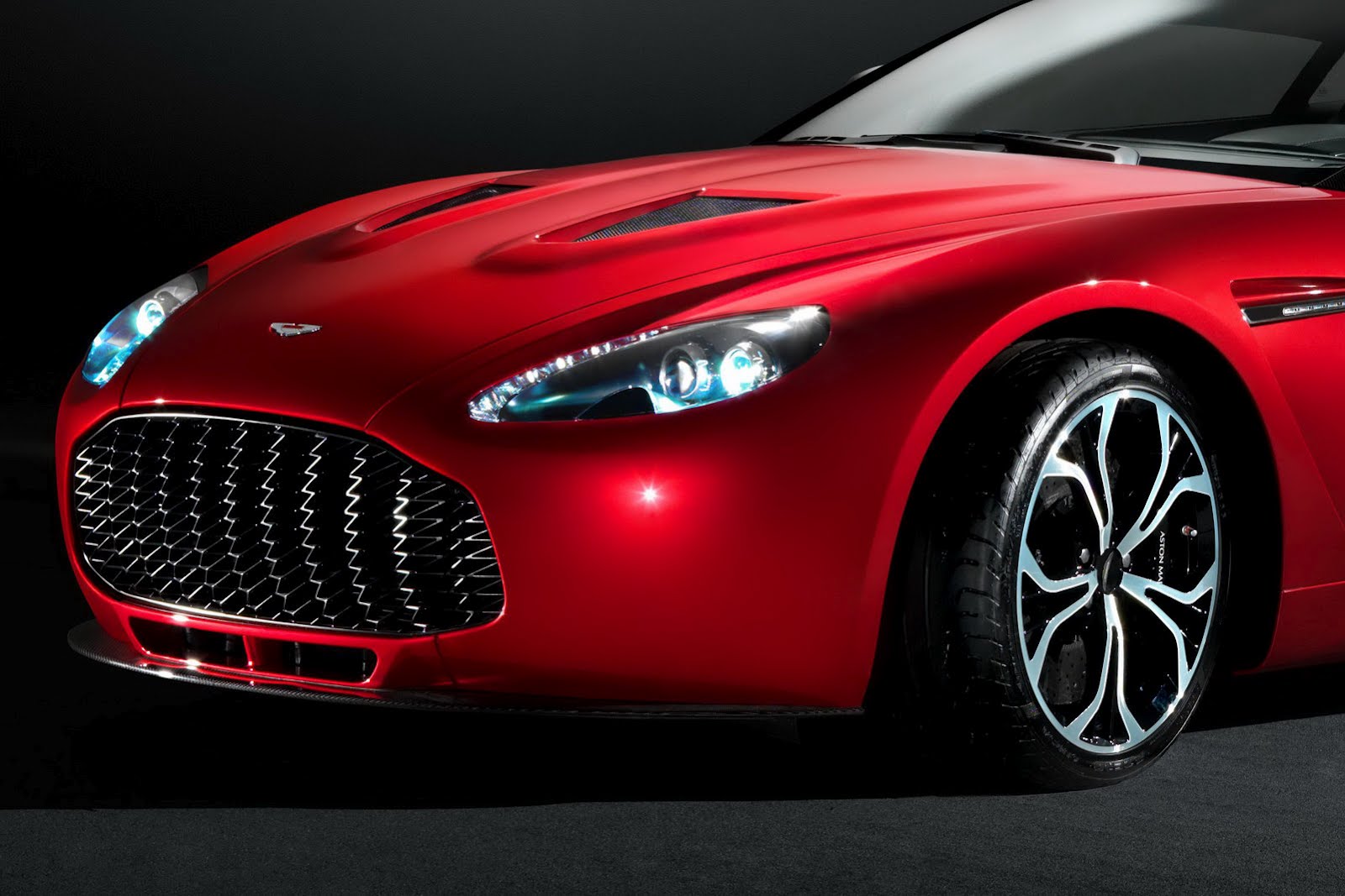 Aston Martin V12 Zagato photo 5