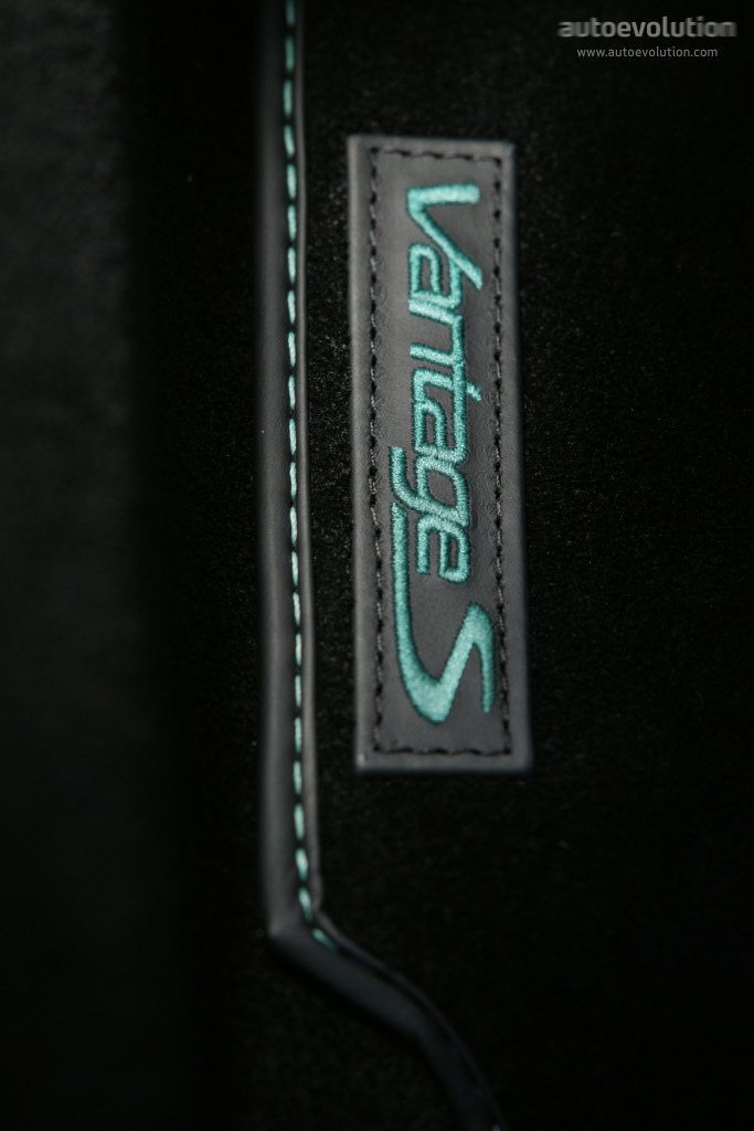 Aston Martin V8 Vantage S Roadster photo 11