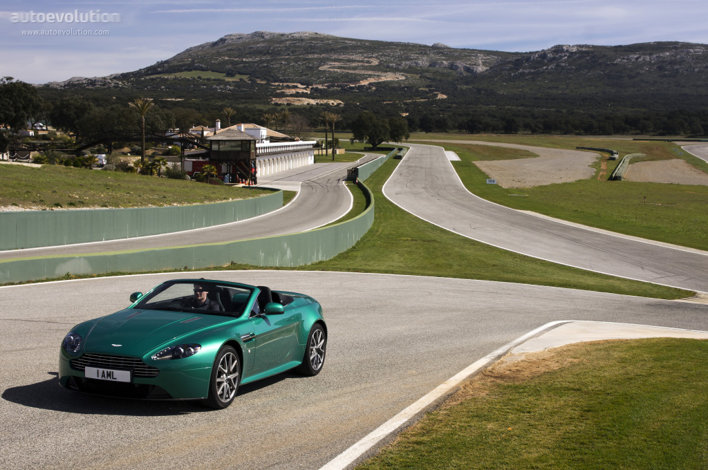 Aston Martin V8 Vantage S Roadster photo 12