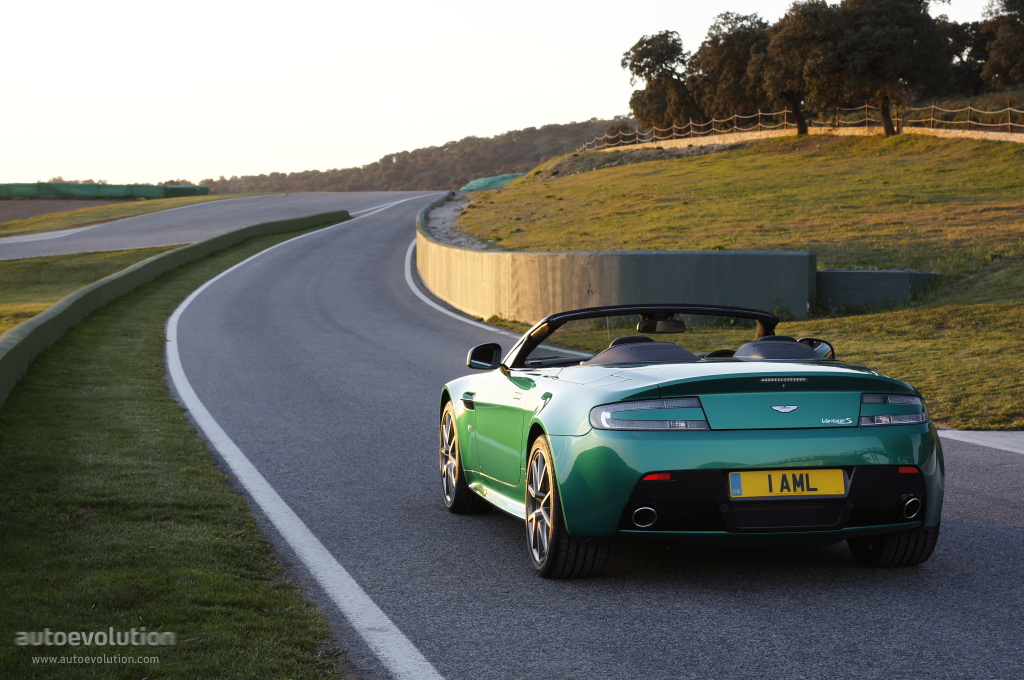 Aston Martin V8 Vantage S Roadster photo 4