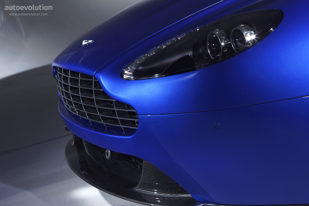 Aston Martin V8 Vantage S photo 27