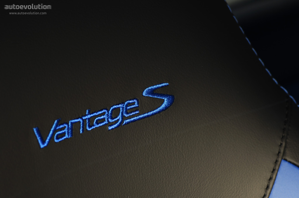 Aston Martin V8 Vantage S photo 41