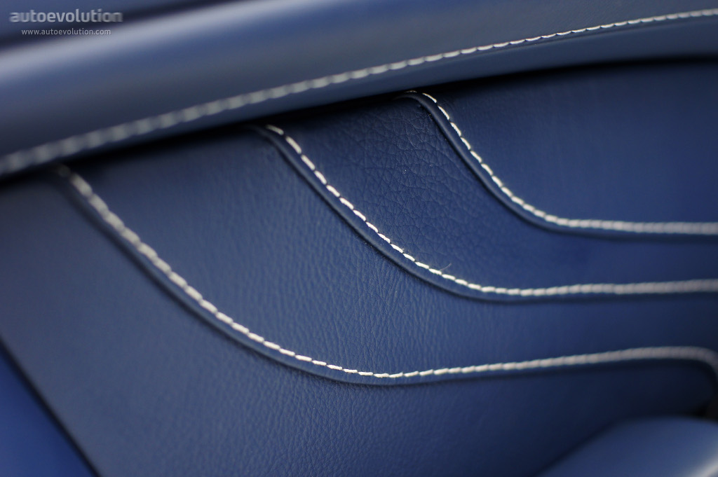 Aston Martin V8 Vantage S photo 47