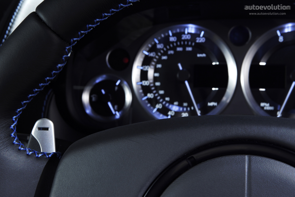 Aston Martin V8 Vantage S photo 53