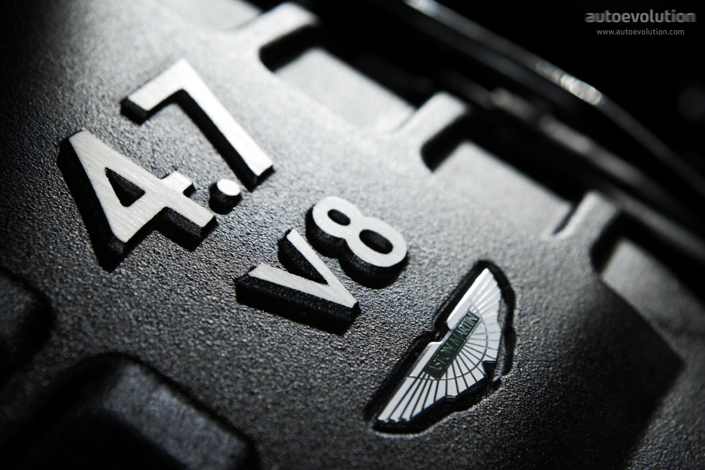 Aston Martin V8 Vantage S photo 56