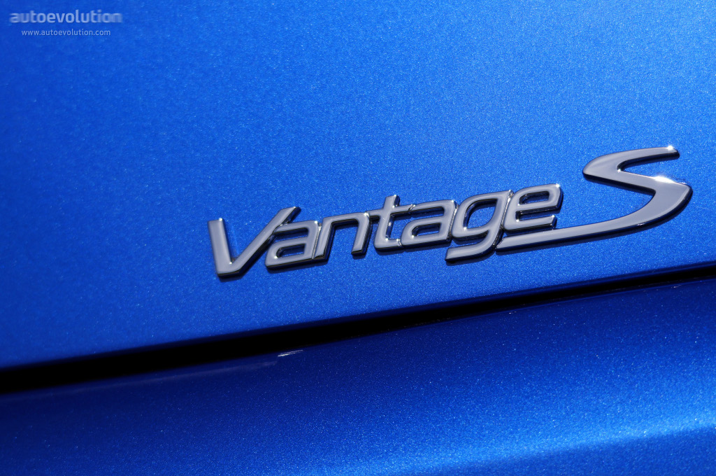 Aston Martin V8 Vantage S photo 9