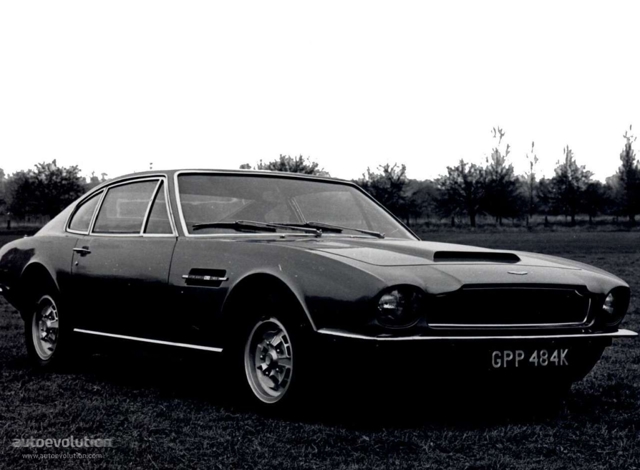 Aston Martin V8 Vantage photo 1