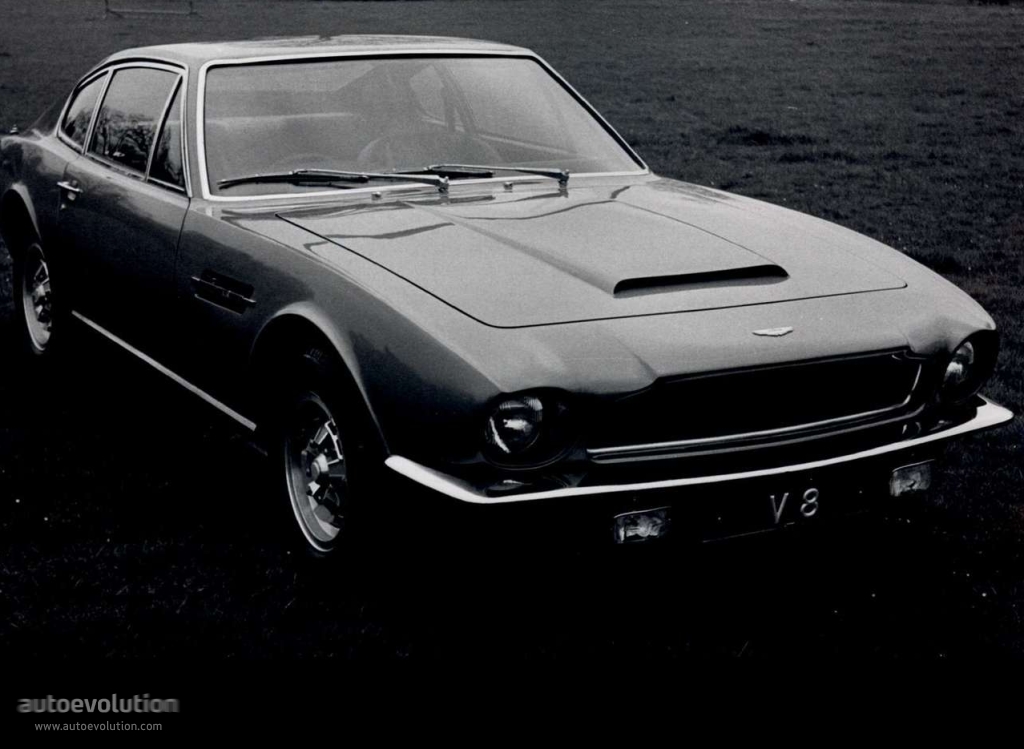 Aston Martin V8 Vantage photo 2