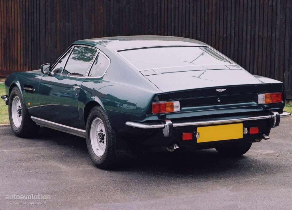 Aston Martin V8 Vantage photo 4