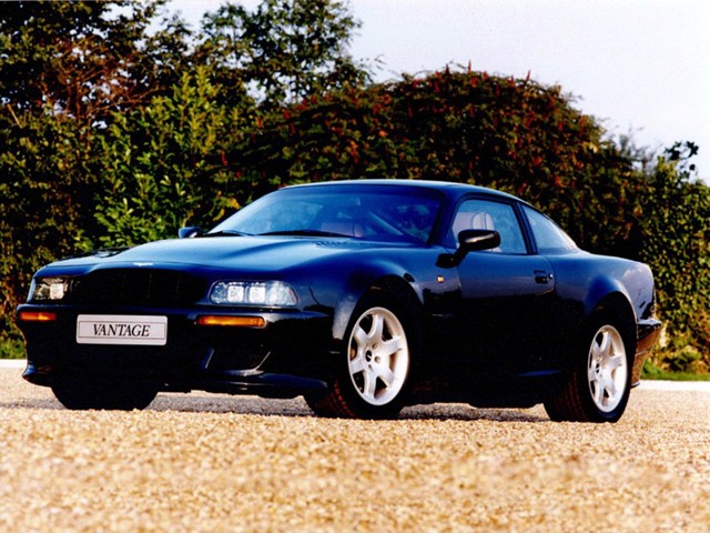 Aston Martin V8 Vantage photo 9