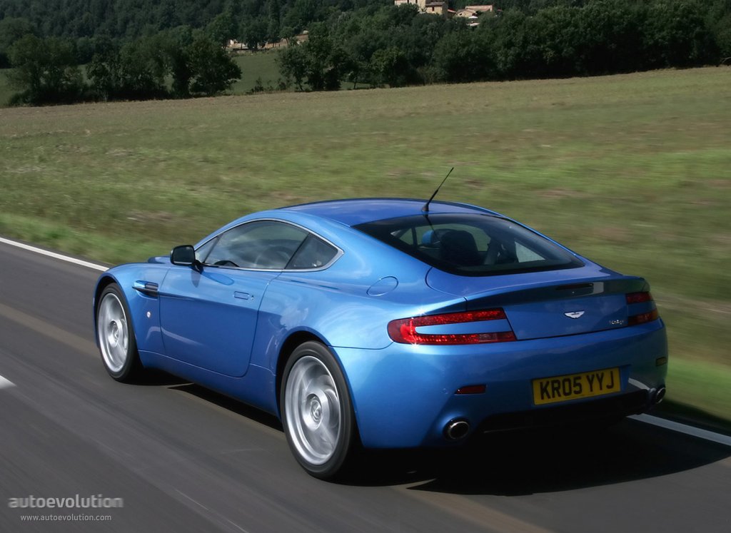 Aston Martin V8 Vantage photo 9