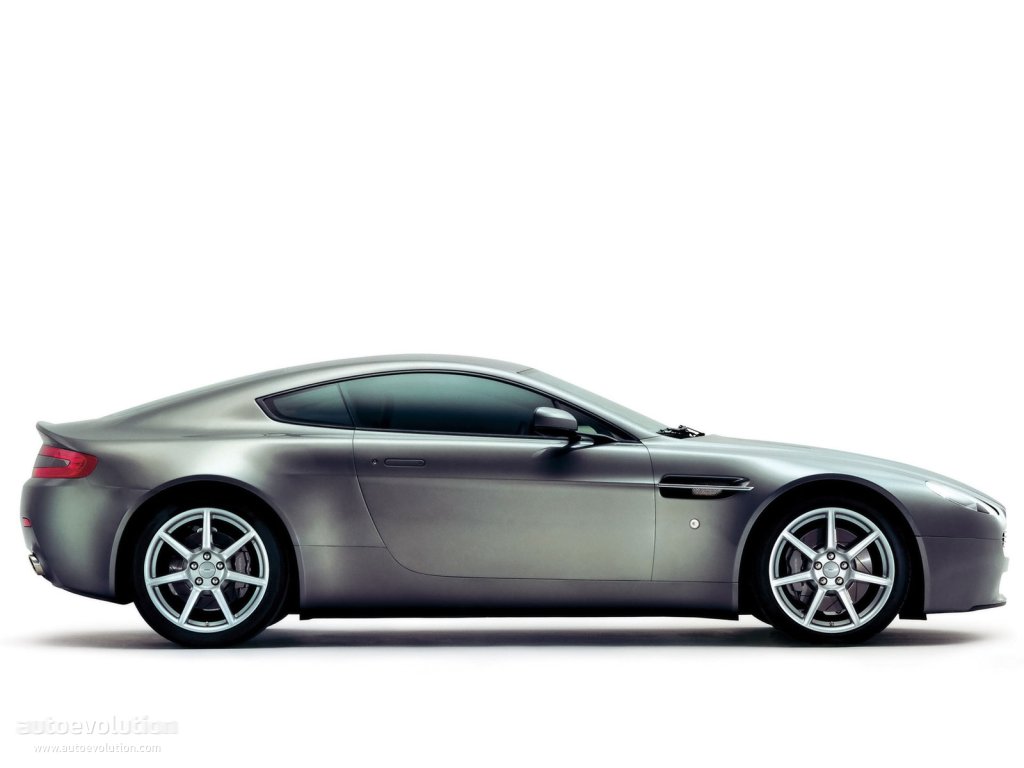 Aston Martin V8 Vantage photo 5