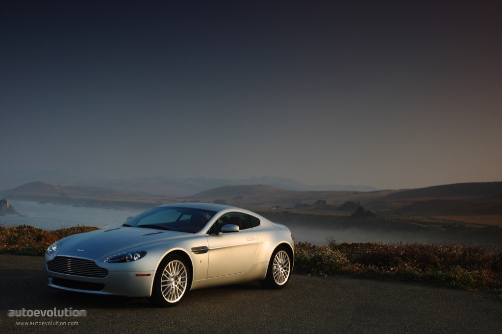 Aston Martin V8 Vantage photo 14