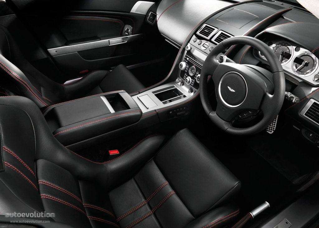 Aston Martin V8 Vantage photo 19