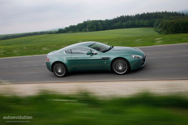 Aston Martin V8 Vantage photo 3