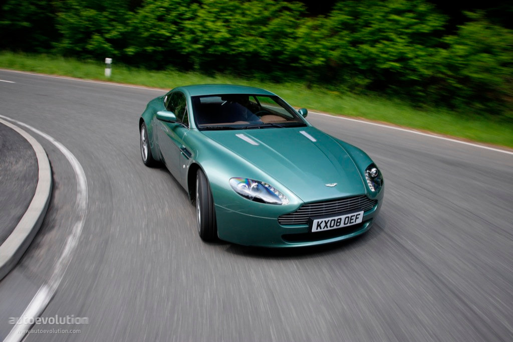 Aston Martin V8 Vantage photo 6