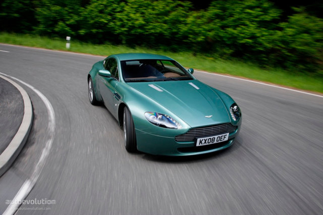 Aston Martin V8 Vantage photo 6